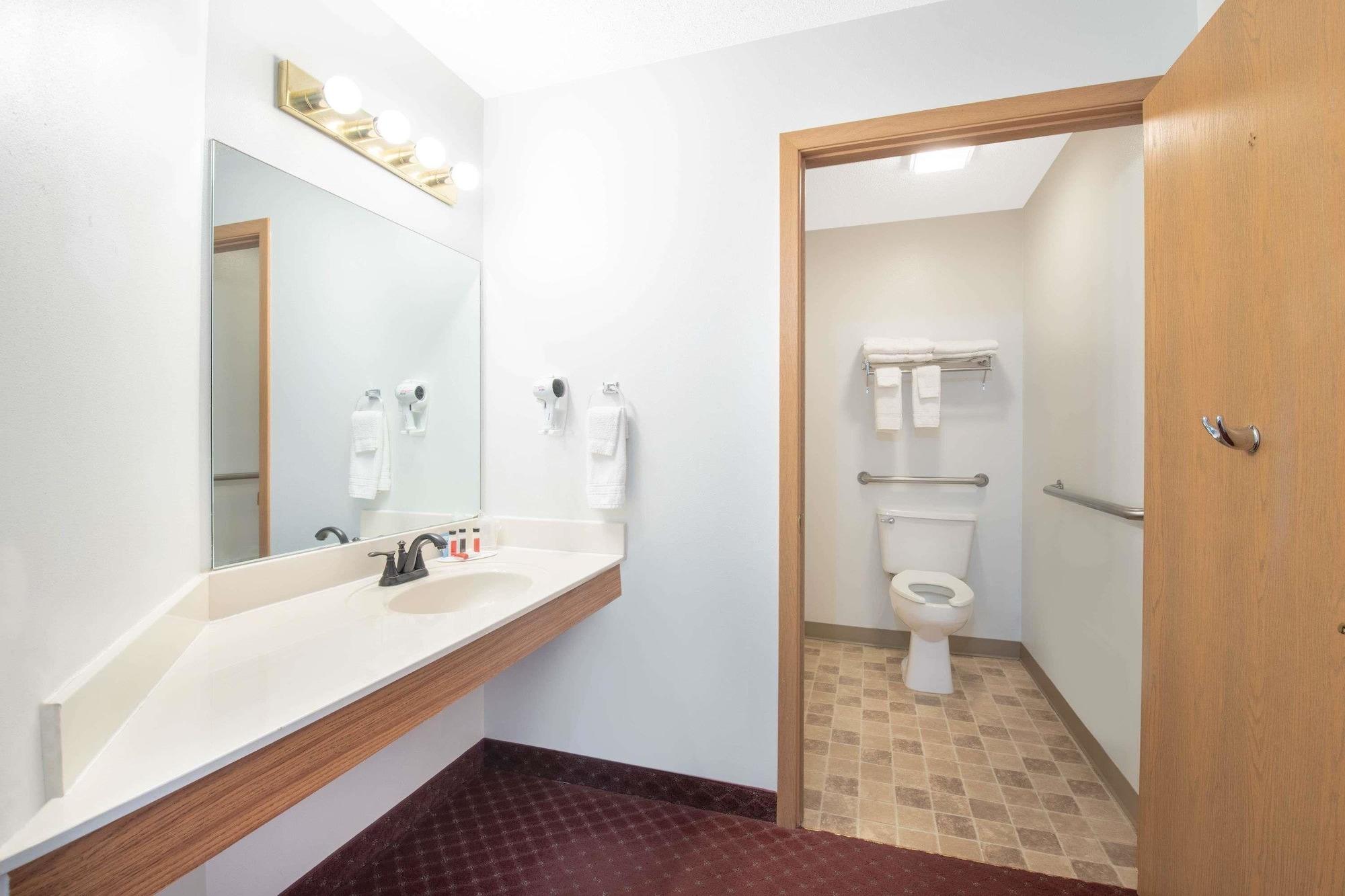 Travelodge By Wyndham Spearfish Esterno foto